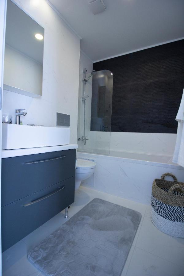 Single Room A503 Stayinn By Cosmopolis Stefanestii de Jos Bagian luar foto